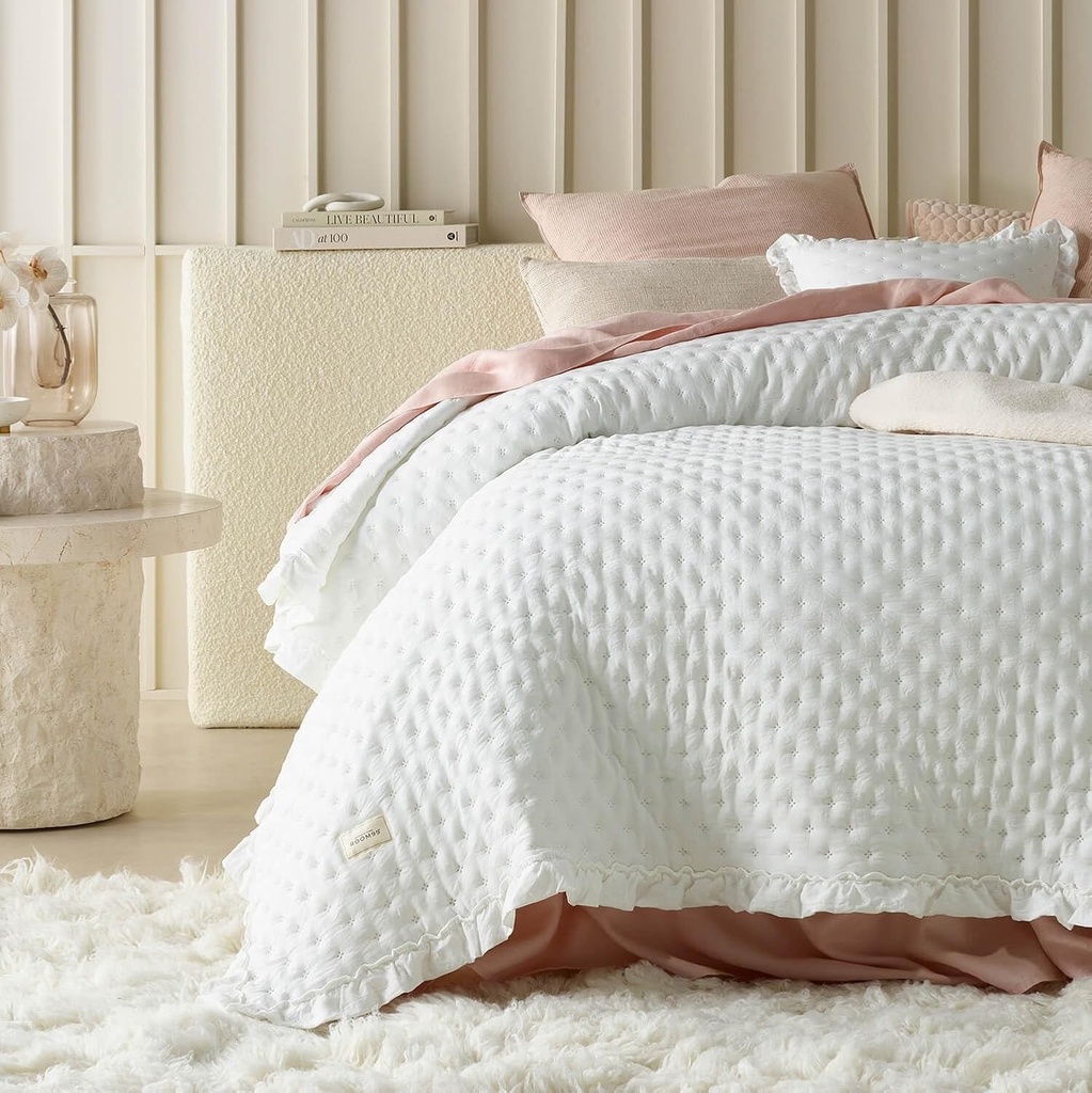 ROOM99 Molly Cuvertură elegantă în culoarea ecru 200 x 220 cm Pătură versatilă ca cuvertură de pat sau canapea Pătură pentru pat și canapea Stil cuvertură Ideală ca cuvertură de pat