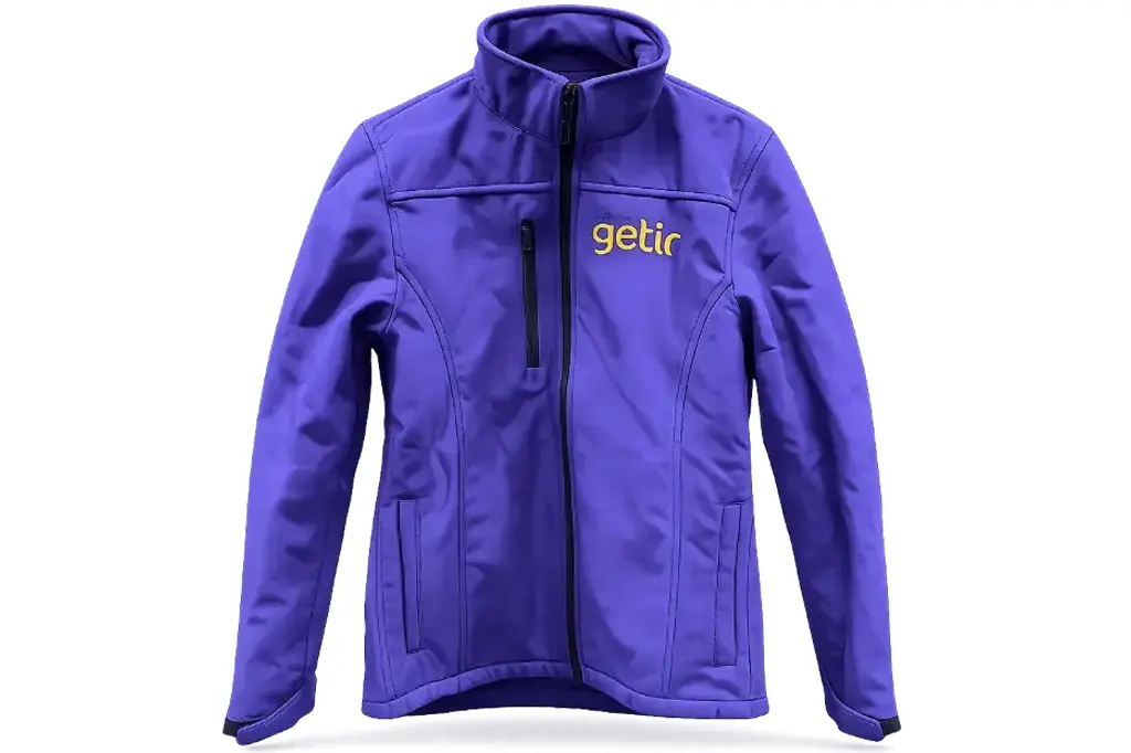 Jacheta SoftShell rezistenta la apa